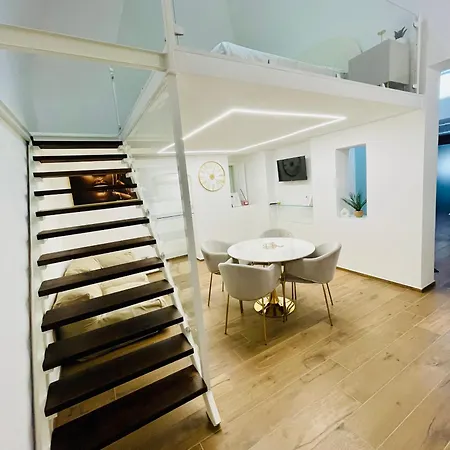 Апартаменти Suite169 Gold